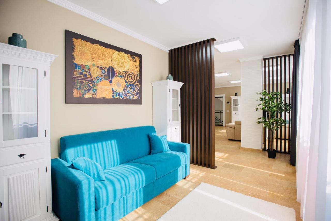 Lira Holiday Apartments Satu Mare Eksteriør bilde