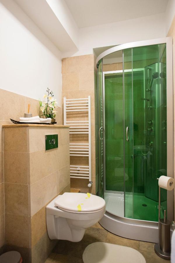 Lira Holiday Apartments Satu Mare Eksteriør bilde