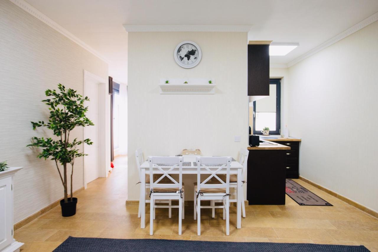 Lira Holiday Apartments Satu Mare Eksteriør bilde