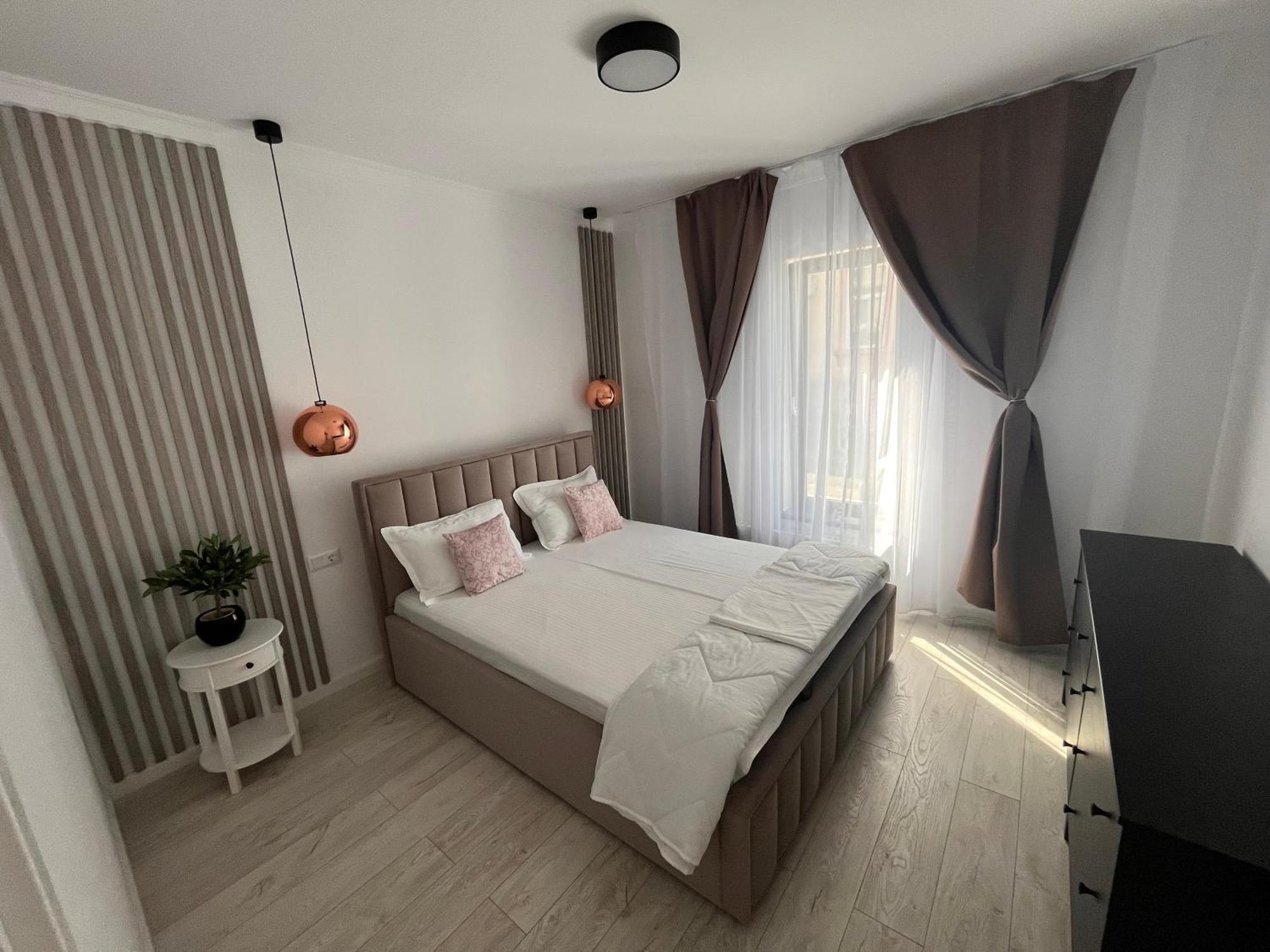 Lira Holiday Apartments Satu Mare Eksteriør bilde
